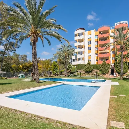 Con Piscina, Golf Y Solarium By Rent Me דירה אסטפונה